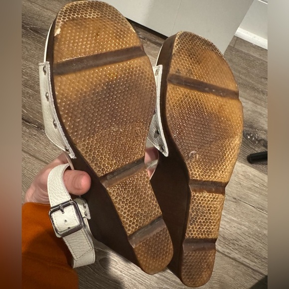 CHRISTIAN DI RICCIO WHITE LEATHER PLATFORM WEDGE SANDALS with studs 9.5 (41) - Picture 8 of 14